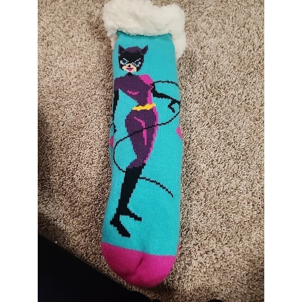 DC Catwoman Socks Size OSFM Sherpa Lined Non Slip Grips C-37 Nwt